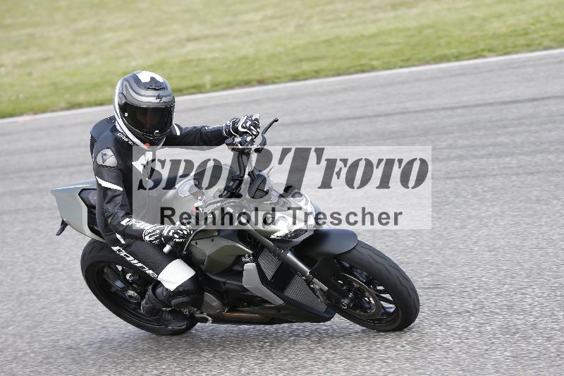 Archiv-2025/09 22.04.2025 Cornu Master School ADR/gruen-vert/29